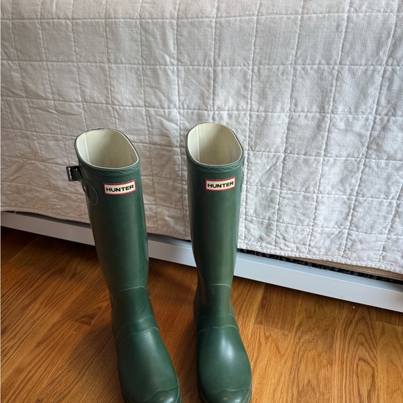 Hunter Classic Forest Green Boots - Picture 1 of 1